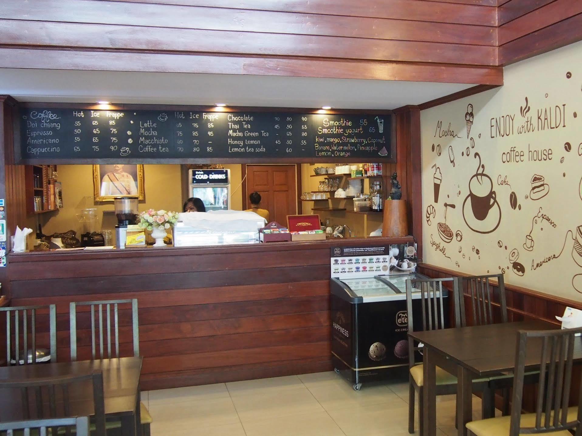 Kaldi House Hotel Чиангмай Екстериор снимка